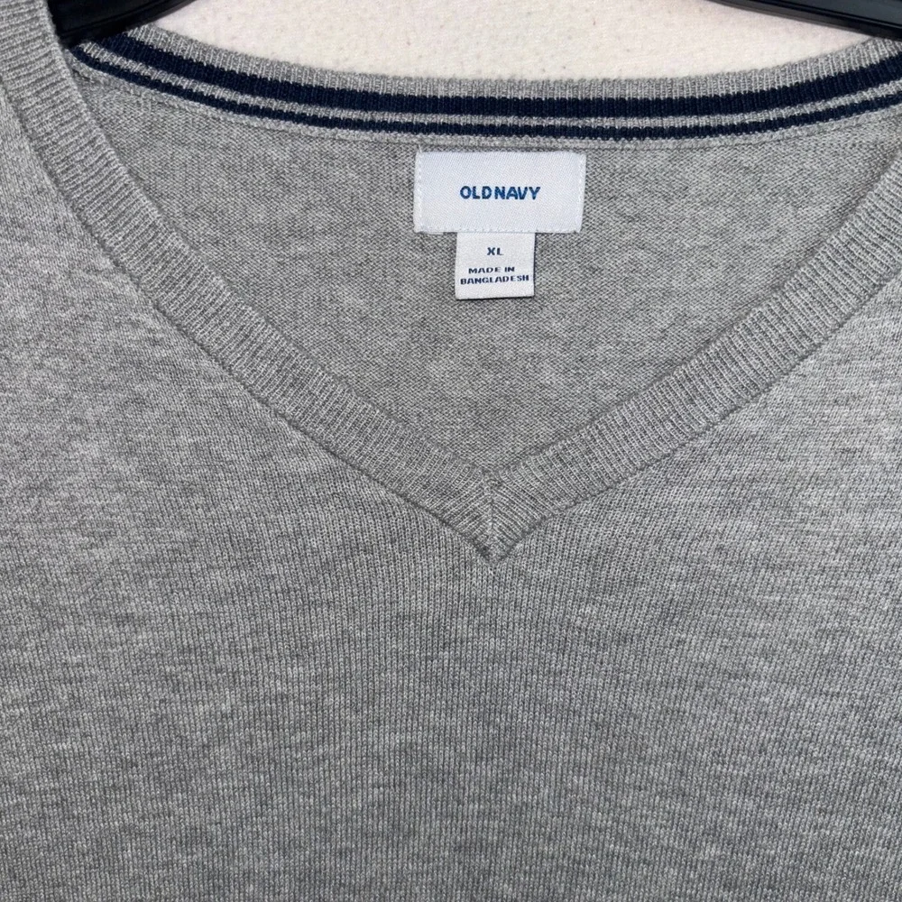 Lot 2 Old Navy Mens XL Sweater Grey V-Neck Black Crewneck Lightweight Pullover